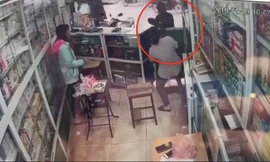 Xông vào cửa hàng xin tiền bất thành, 'ăn mày mặt đen' vung đĩa đánh người