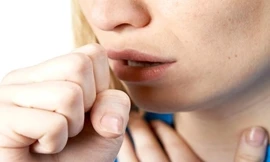 Cô gái gãy 10 xương sườn sau cơn ho chỉ vì thói quen hàng ngày