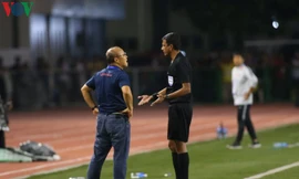 HLV Park Hang Seo nổi cáu trong đường hầm