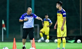 Ông Park rèn tiền đạo tuyển Việt Nam