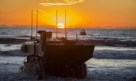 Xe lội nước ACV mới của Mỹ thể hiện uy lực bất chấp sóng lớn