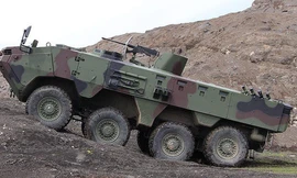 Thiết giáp 8 bánh ARMA 8x8 thể hiện uy lực bất chấp mọi địa hình