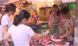 Người tiêu dùng hoảng hốt khi giá thịt lợn lên 150.000 đồng/kg