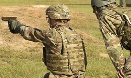 Lính Mỹ thử nghiệm siêu súng ngắn 'bách phát bách trúng' M17