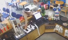 Vờ mua trà sữa rồi trộm điện thoại trong 2 giây