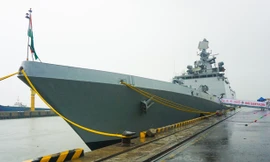 Tàu chiến Ấn Độ cập cảng Tiên Sa