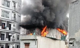 Cửa hàng gối nệm 4 tầng cháy rụi