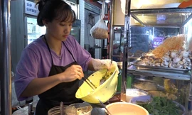 Bỏ việc văn phòng hai cử nhân đi bán gỏi ốc