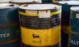 Cảnh công nhân cọ rửa bể nước ngầm hơn 1.000 m3 ở Hà Nội