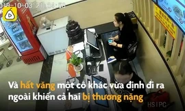Ô tô con tông thẳng vào quầy lễ tân nhà hàng, 2 nhân viên bị thương nặng