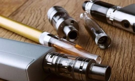 Chất trong thuốc lá điện tử gây tổn thương phổi