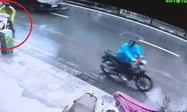 Cảnh trộm bẻ khóa xe SH chưa đến 20 giây ở Hà Nội 