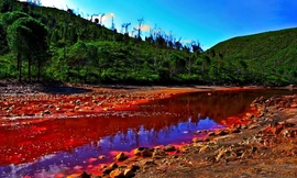 Dòng sông nước đỏ như máu ở Tây Ban Nha