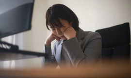 Trung Quốc: Làm 8 tiếng, nghỉ 3 phút, nhân viên bị sa thải vì video 2 giây