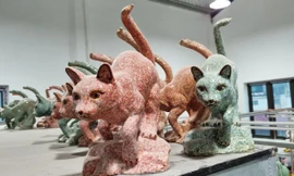 'Đột nhập' nơi đang tất bật mua bán 'miêu linh' phục vụ Tết