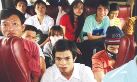 Nhồi nhét trên xe khách 38H - 8667