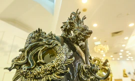 Chiêm ngưỡng vũ điệu rồng uốn lượn trên những tác phẩm gốm