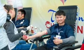 Lãnh đạo cùng cán bộ công nhân viên Samsung Thái Nguyên hiến máu tại Chủ Nhật Đỏ 2024