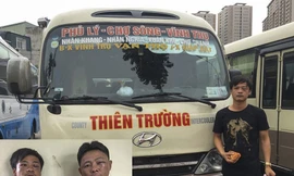 Lái xe và phụ xe bị hành hung.