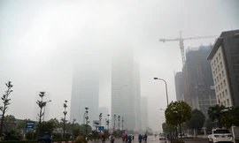 Cận cảnh Hà thành chìm trong sương mù