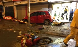 Hiện trường vụ 'xe điên' đâm liên hoàn ở phố Nguyễn Văn Cừ