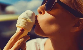 Thú ăn kem tiết lộ bí mật thầm kín trong 'phòng the'