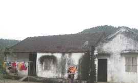 Thu súng, nhiều phong bì tiền tại phòng chánh án nghi nhận hối lộ