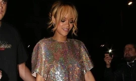 Không nội y, Rihanna suýt ‘lộ hàng’ vì diện áo lửng