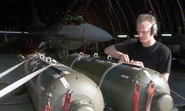 Mỹ bán hàng trăm quả bom chùm cho Hàn Quốc