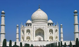 Ngôi đền 358 năm của Ấn Độ có thể bị sập