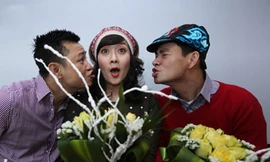 Vân Dung chui vào chăn giấu nỗi buồn