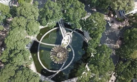 Nhìn gần phố đi bộ hồ Con Rùa ở TPHCM