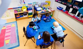 Trường học Thụy Điển giao bài tập viết thư tuyệt mệnh cho học sinh.