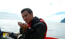 Anh Ren Lu You treo thưởng 10.000 USD cho người làm mối.