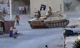 Xe tăng của IS ở Syria. Ảnh: RT