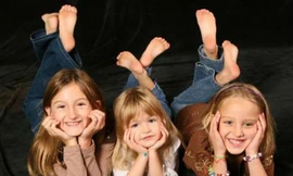 Đau xót 3 bé gái thiên thần nhầm 'tử thần' là cha