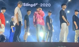 Fan phấn khích với phần Rap intro mới của JACK trong buổi duyệt chương trình ở Đà Nẵng