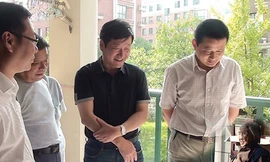 Quan Trung Quốc lại bị giễu vì ảnh Photoshop