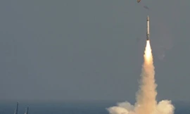 Hai tên lửa đạn đạo bắn về phía Syria