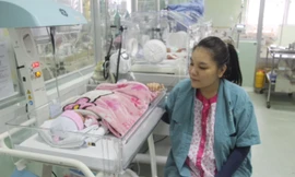 10 phút cứu sống thai nhi bị dây rốn quấn 4 vòng quanh cổ