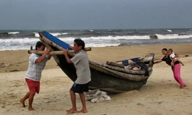 Bão số 11 đổ bộ vào Huế