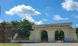 Nghỉ học vì dịch COVID-19, sinh viên bị cấm thi hết môn