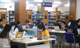 Hàng loạt trường đại học cho sinh viên nghỉ học tập trung