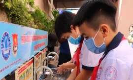 Sinh viên, y bác sĩ trẻ tình nguyện chống dịch Covid-19