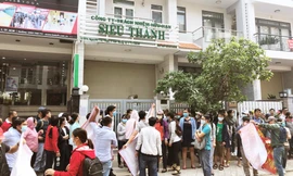 Dự án dừng thi công, chủ đầu tư 'mất hút', khách hàng như ngồi trên lửa