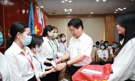 Sinh viên miền Trung bị thiệt hại do bão lũ được nhận hỗ trợ