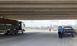 Cận cảnh chốt kiểm soát COVID-19 ở 7 cửa ngõ TPHCM