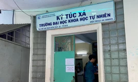 Ký túc xá ở TP. HCM bỏ lệnh phong tỏa vì sinh viên âm tính với COVID-19