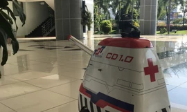 Trường ĐH Tôn Đức Thắng chế tạo rotbot khử khuẩn để chống dịch COVID-19