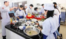 Đào tạo trình độ cao đẳng cho học sinh tốt nghiệp THCS